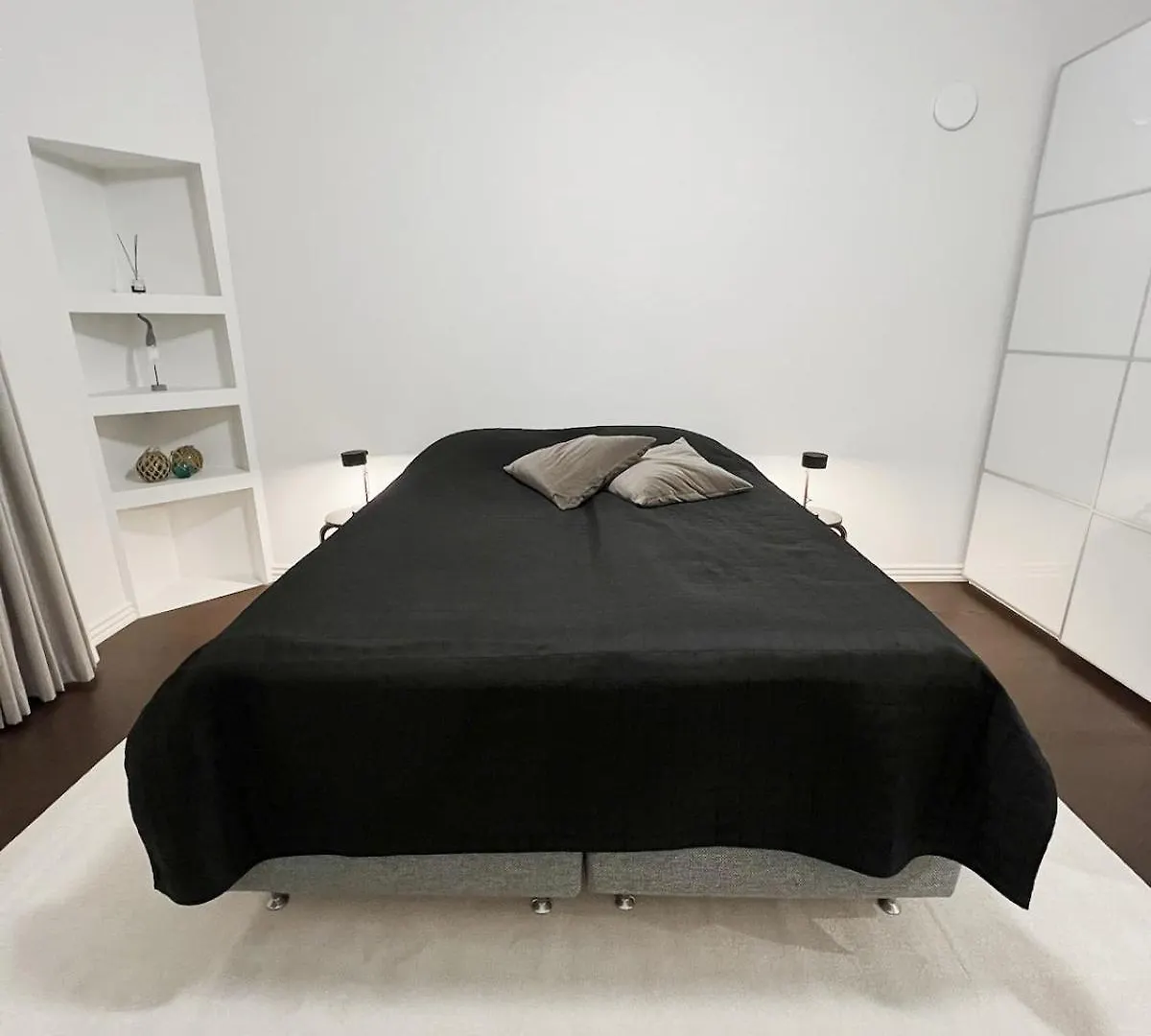 Hidden Gem With Private Sauna, In City Center Helsinki Apartment